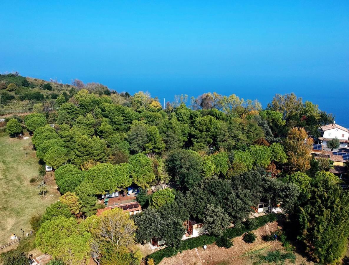 Camping Paradiso เปซาโร ภายนอก รูปภาพ
